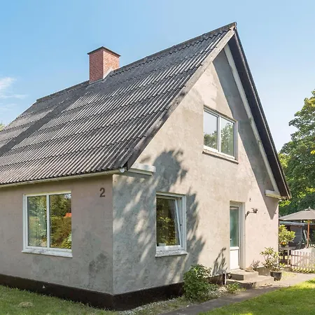 Pet Friendly In With Kitchen *